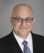 Photo d'Alexander Bezzina, sous-ministre des Services &agrave; l'enfance et &agrave; la jeunesse