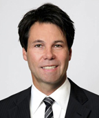 Photo de l'honorable docteur Eric Hoskins, Minister of Children and Youth Services