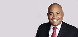 Photo de L'hon. Michael Coteau, Ministre des Services à l'enfance et à la jeunesse