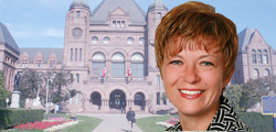 Photo de L'hon. Teresa Piruzza, Ministre des Services à l'enfance et à la jeunesse
